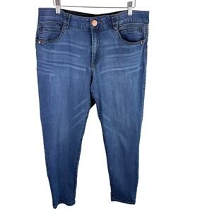 Democracy Blue Ankle & Cropped Jeans